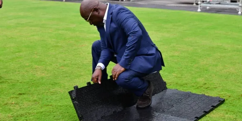 deuxieme-etape-de-la-tournee-de-lartiste-didi-b-le-stade-de-la-paix-de-bouake-pret-pour-accueillir-levenement