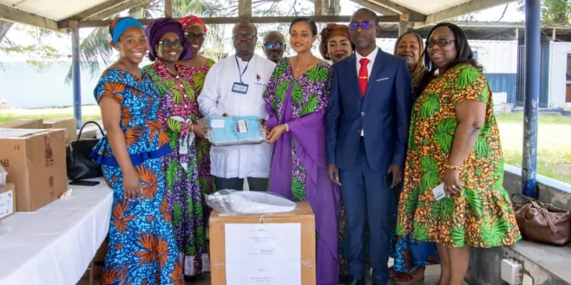journee-internationale-des-droits-de-la-femme-a-port-bouet-du-materiel-medical-offert-au-centre-de-sante-communautaire