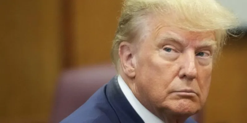 etats-unis-trump-accuse-macron-de-lecher-le-c-du-president-chinois