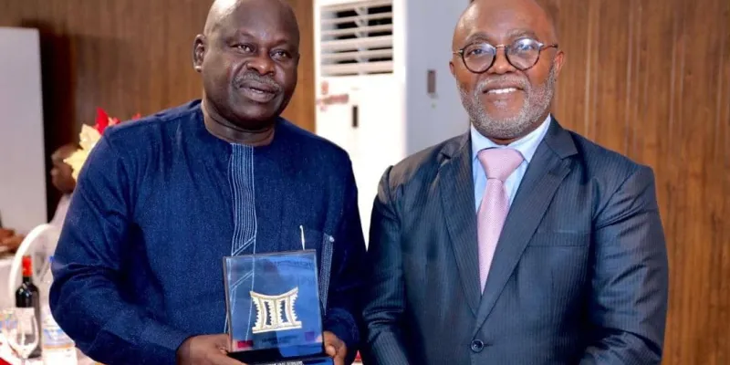 cote-divoire-awards-de-leconomie-le-dg-de-locpv-bernard-g-adou-doublement-recompense