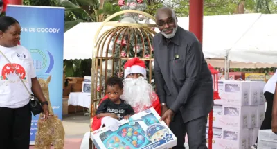 cest-la-noel-avant-lheure-a-cocody