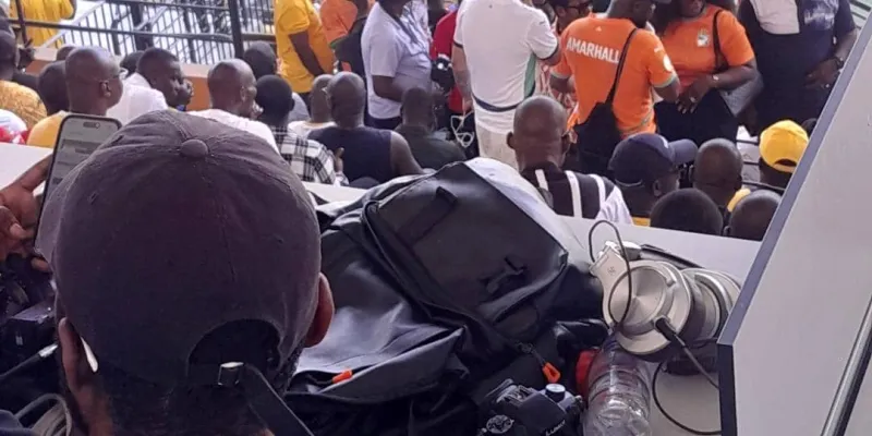 cote-divoire-tribune-de-presse-du-sanctuaire-des-journalistes-au-grand-bazar