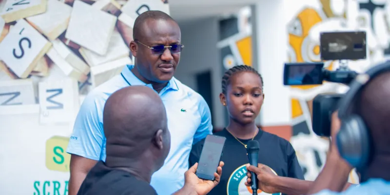 scrabble-simultane-mondial-des-jeunes-mlle-beda-fabiola-plane-sur-la-competition