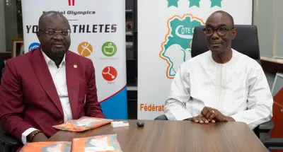 don-et-partenariat-la-fif-remet-un-lot-dequipements-sportifs-a-special-olympics-cote-divoire-soci