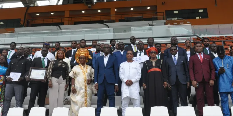 randonnee-pedestre-et-sport-pour-tous-des-diplomes-internationaux-en-secourisme-guide-baliseur-et-en-nutrition-recoivent-leurs-parchemins