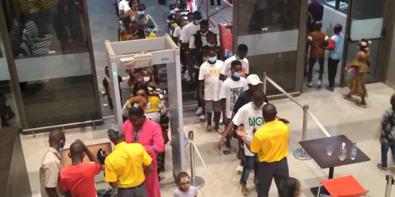 celebration-du-ramadan-quand-les-supermarches-sont-pris-dassaut-a-yopougon