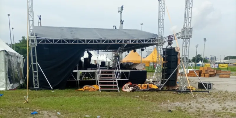 24-heures-avant-le-debut-des-festivites-linjs-pare-aux-couleurs-du-femua-2023
