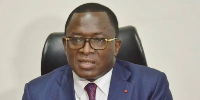 infrastructures-sportives-en-cote-divoire-can-2023-piscines-agora-precis-special-le-ministre-paulin-claude-danho-au-four-et-au-moulin