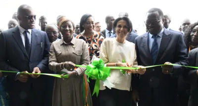 infrastructures-sportives-de-proximite-programme-de-jeunesse-du-gouvernement-inauguration-de-lagora-dabobo