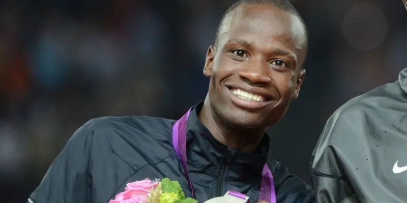 lancien-medaille-olympique-botswanais-nijel-amos-met-sa-medaille-dargent-en-vente