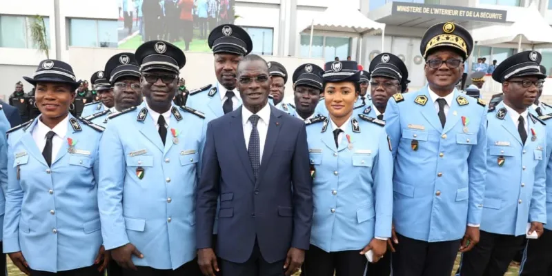 celebration-de-lexcellence-410-agents-du-ministere-de-linterieur-et-de-la-securite-celebres
