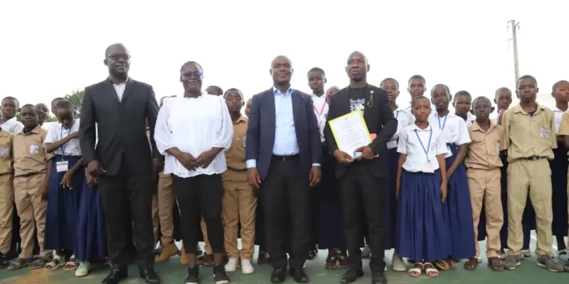 salubrite-les-eleves-du-lycee-alassane-ouattara-danyama-sensibilises-sur-les-ecogestes